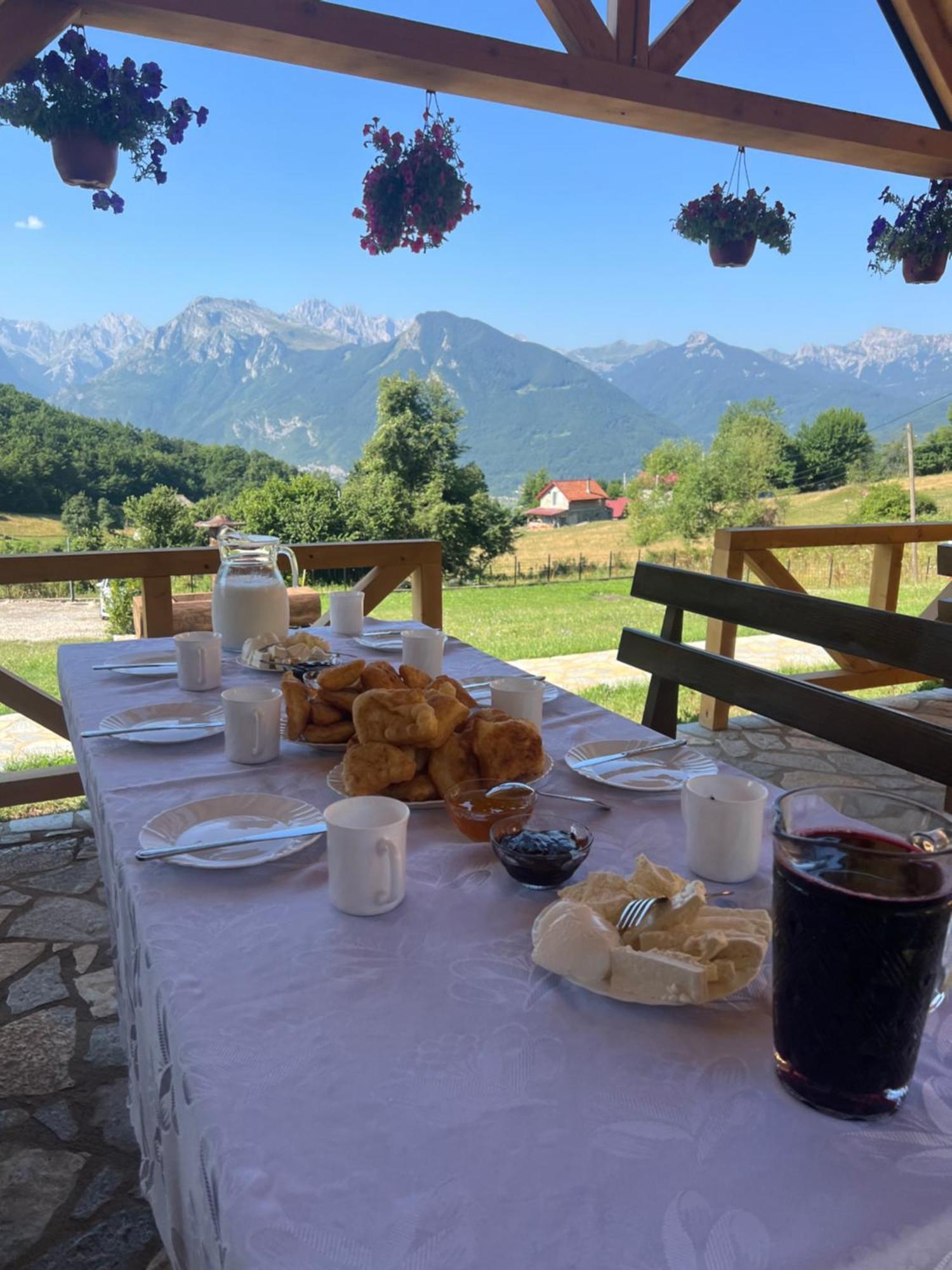 Soulrest Ekoresort - Mehov Konak Gusinje Bagian luar foto